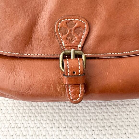 Patricia Nash London Heritage Collection Cognac Smooth Leather Saddle Crossbody - Picture 4 of 16